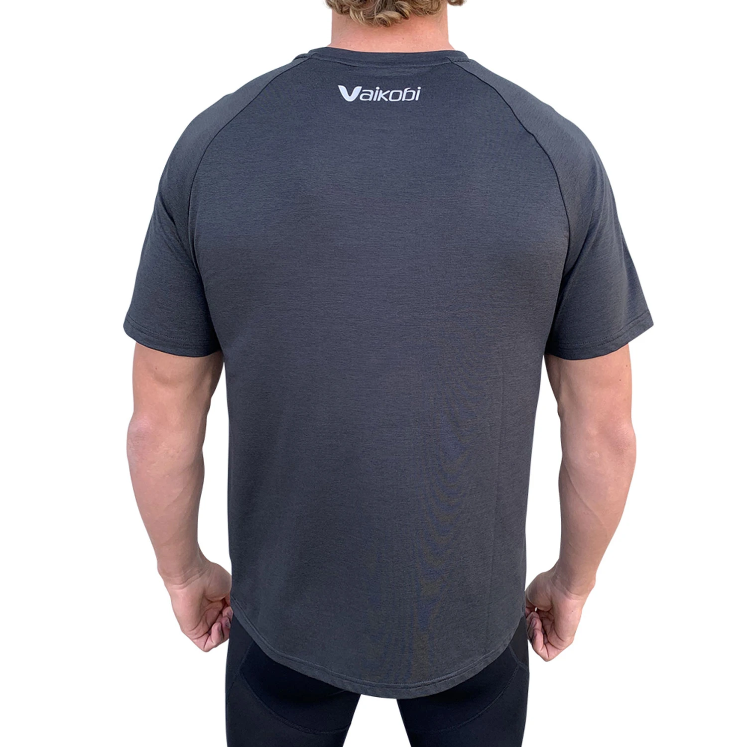 Vaikobi Tech Tee Sleeve UV50+ TY-Shirt - Charcoal 2 Vaikobi Tech Tee Sleeve UV50+ TY-Shirt - Charcoal - Image 2
